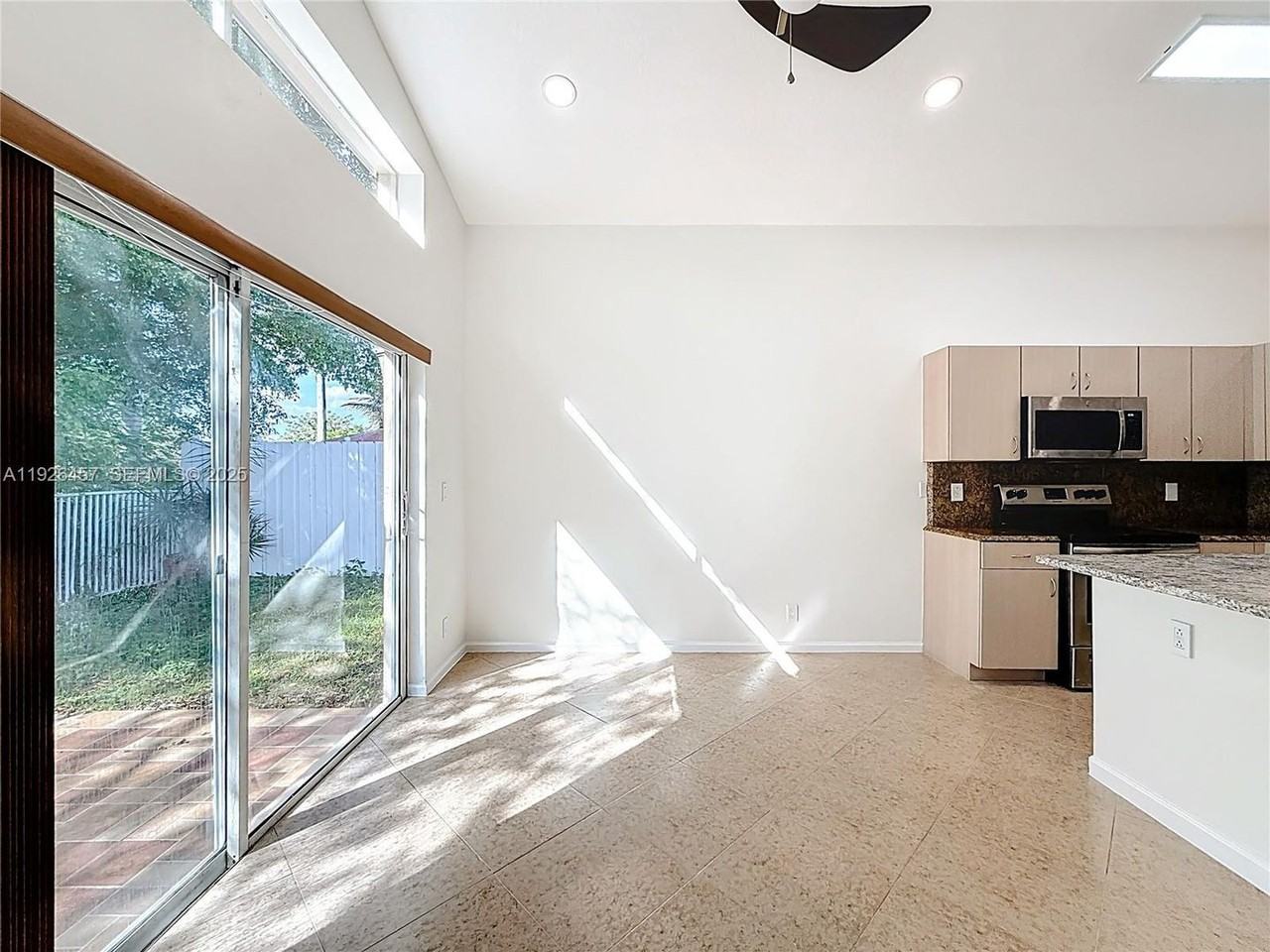 17738 Sw 20th St - Photo 6 of 29