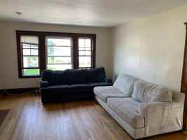 featured image of 264B Foster St