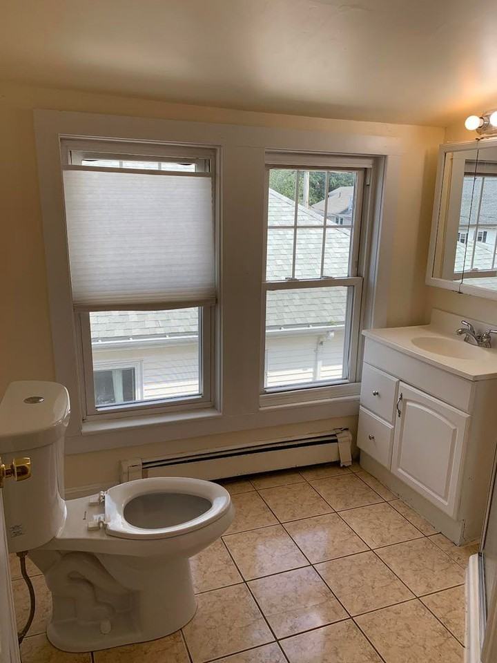 264B Foster St - Photo 4 of 11