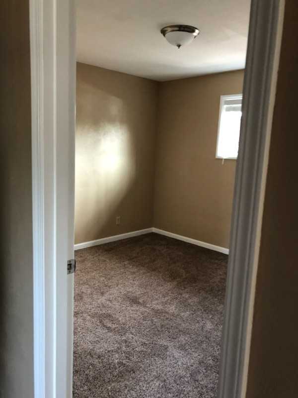 1955 Nw Hayes Ave - Photo 7 of 13