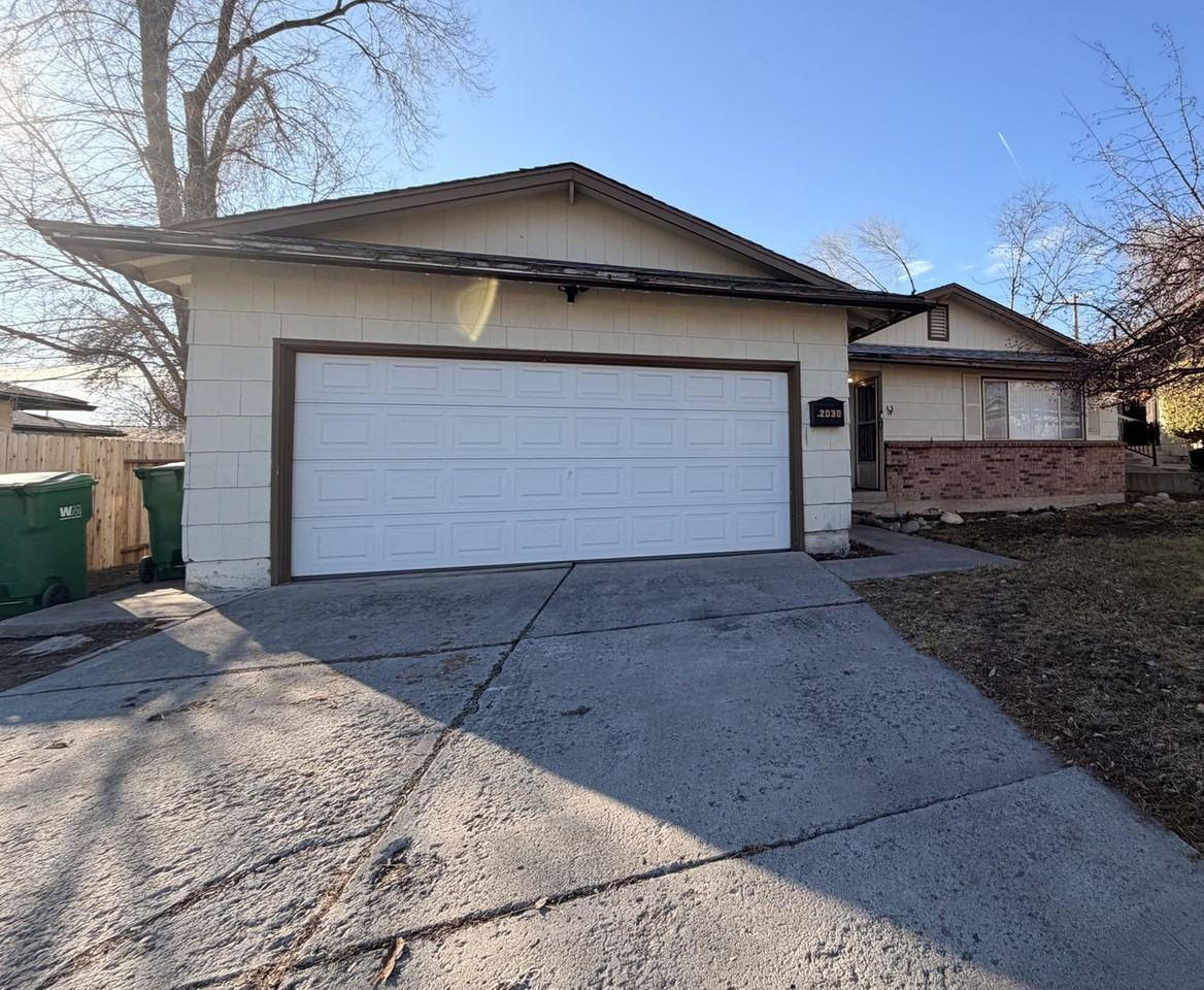 2030 Prince Way - Photo 2 of 24