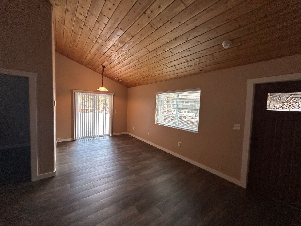 1094 Sonora Ave - Photo 2 of 12