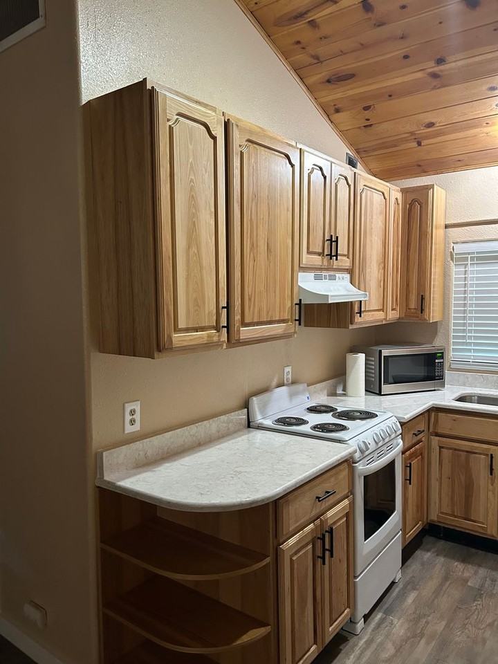 1094 Sonora Ave - Photo 6 of 12