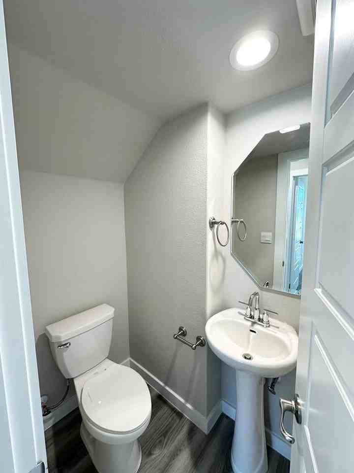 6215 Liam St - Photo 7 of 17