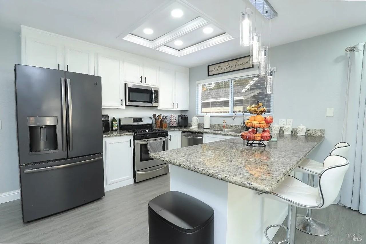 101 Clark Way - Photo 4 of 14