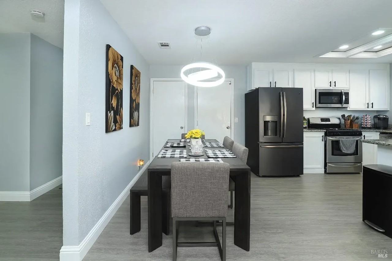 101 Clark Way - Photo 5 of 14