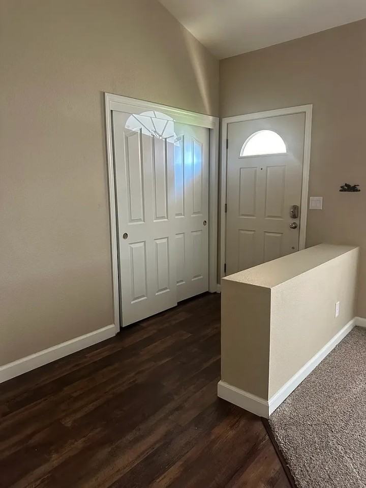 713 Antrim Ln - Photo 4 of 35