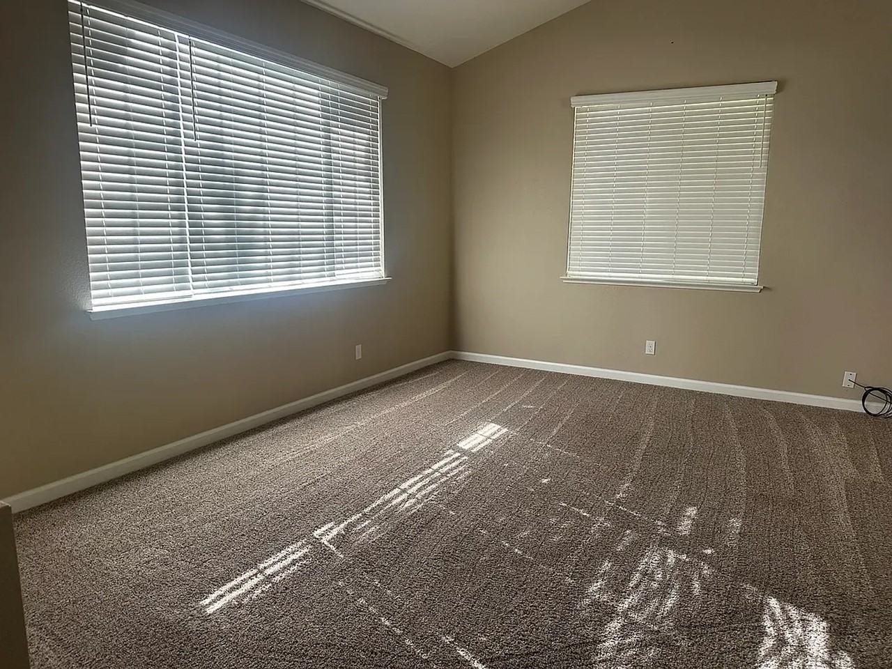 713 Antrim Ln - Photo 6 of 35