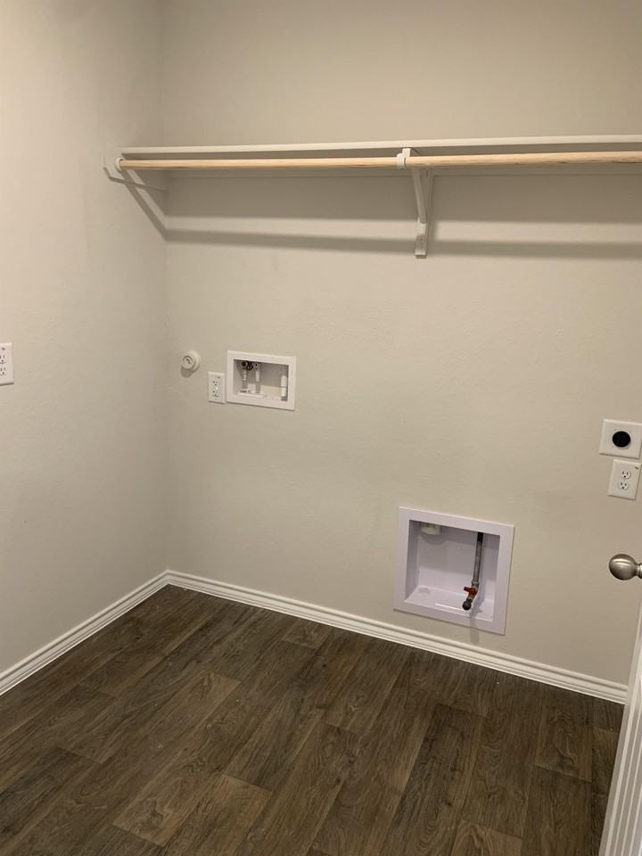 219 Whipporwill Ln - Photo 3 of 18