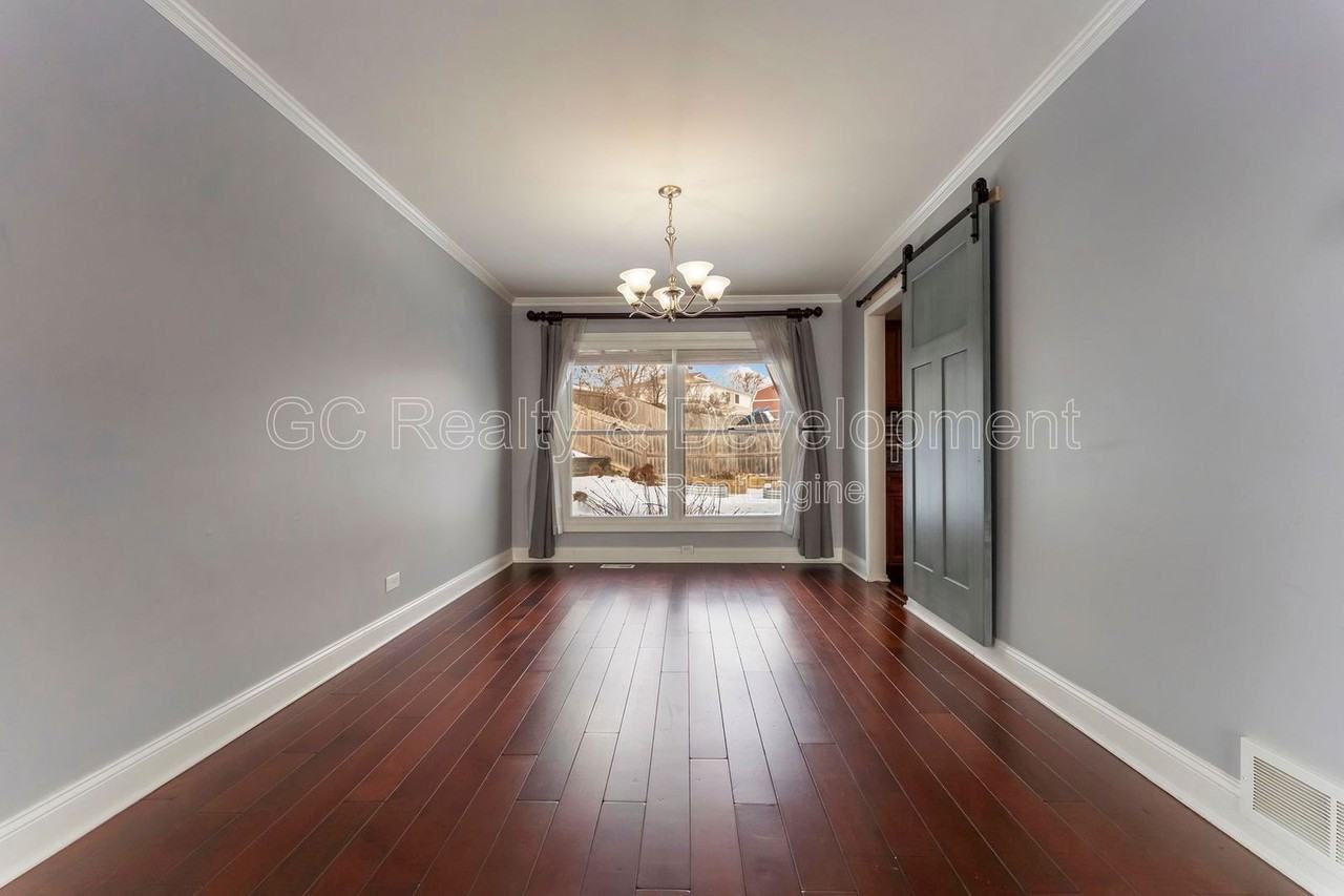 1490 Brookside Dr - Photo 4 of 22