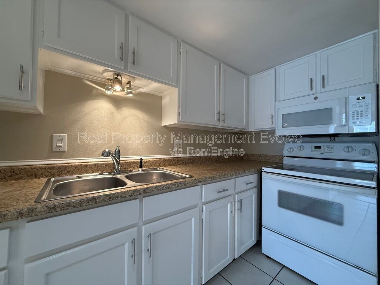 8010 E Oak St - Photo 7 of 14