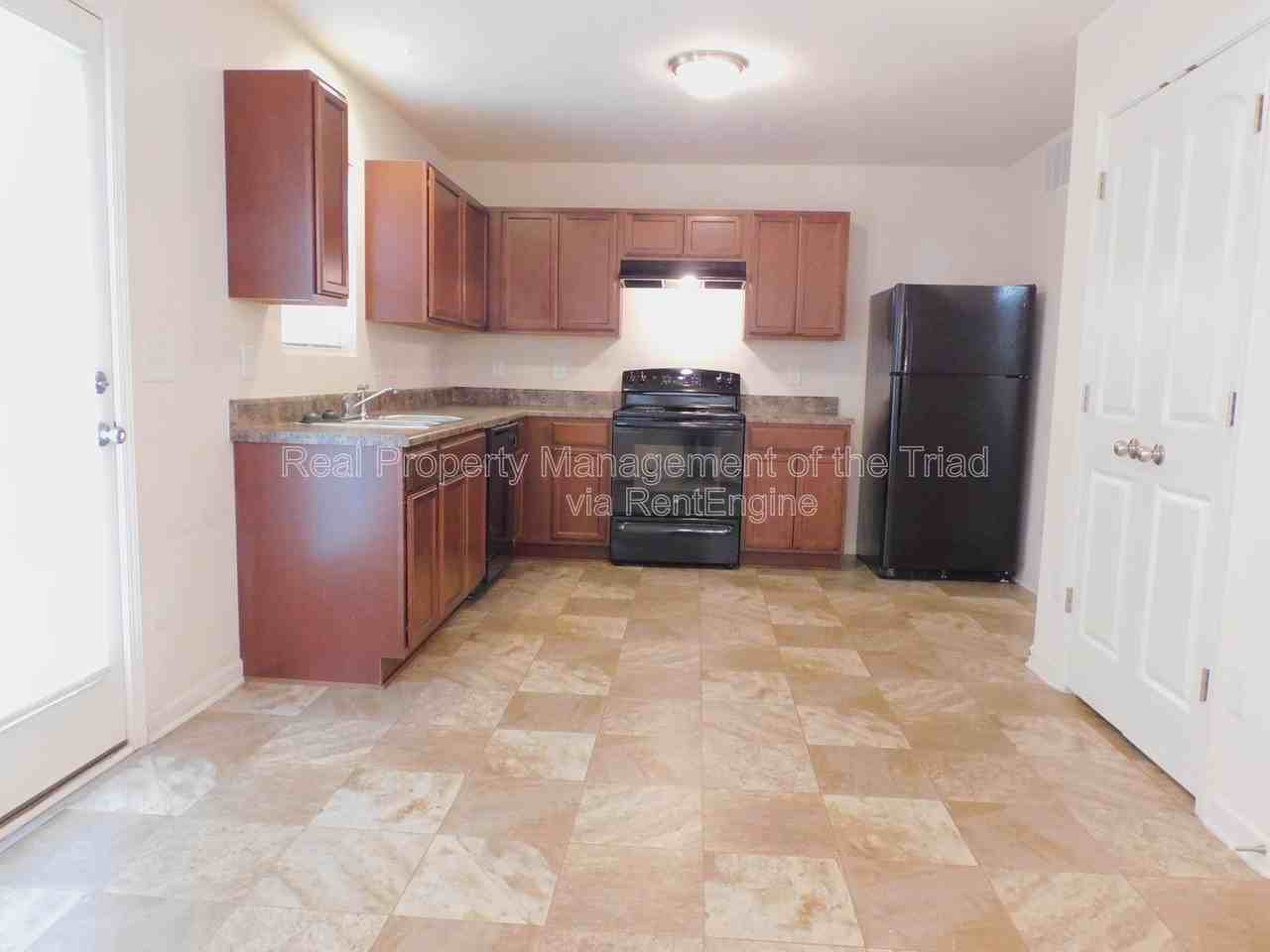 301 Hidden Timber Ln - Photo 4 of 23