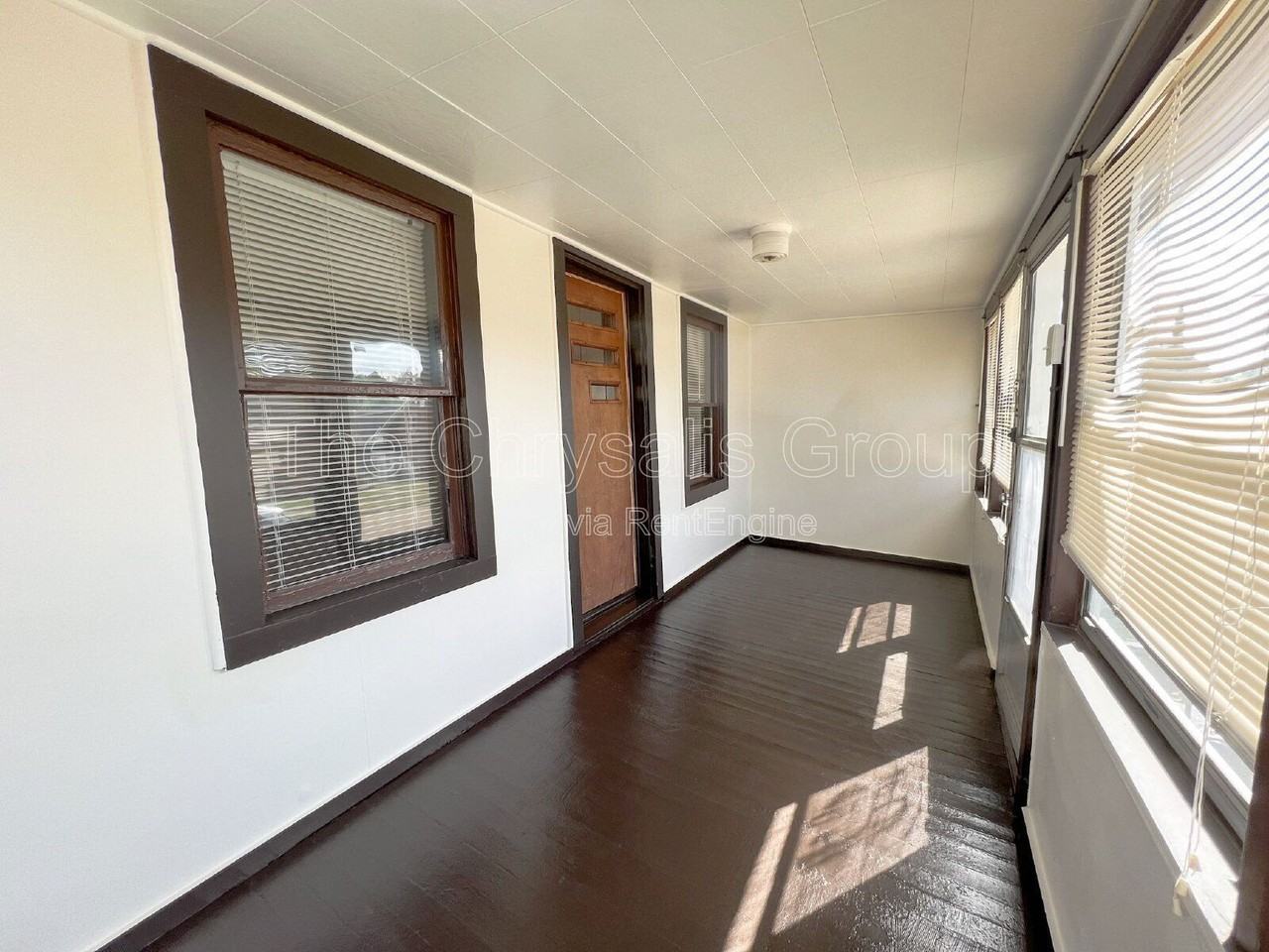 230 Creve Coeur St - Photo 5 of 17