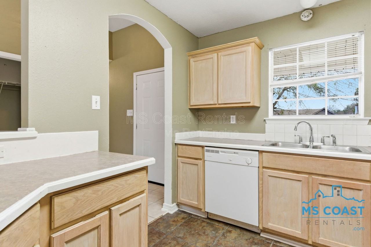 11352 Fairfield Blvd - Photo 7 of 26