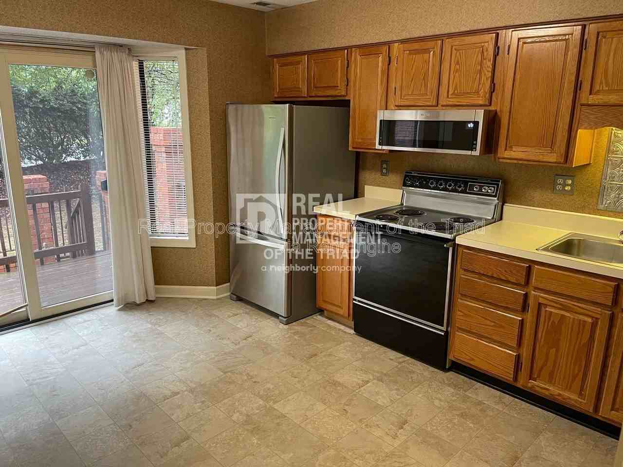 621 Walker Ave #D - Photo 3 of 16