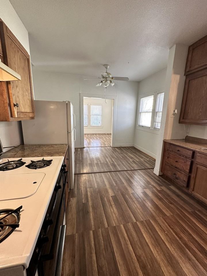 3916 South Presa Streets Presa Street - Photo 6 of 16