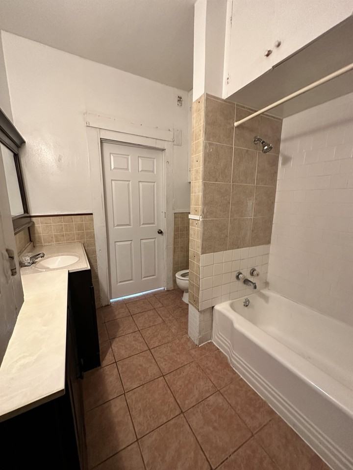 3916 South Presa Streets Presa Street - Photo 4 of 16