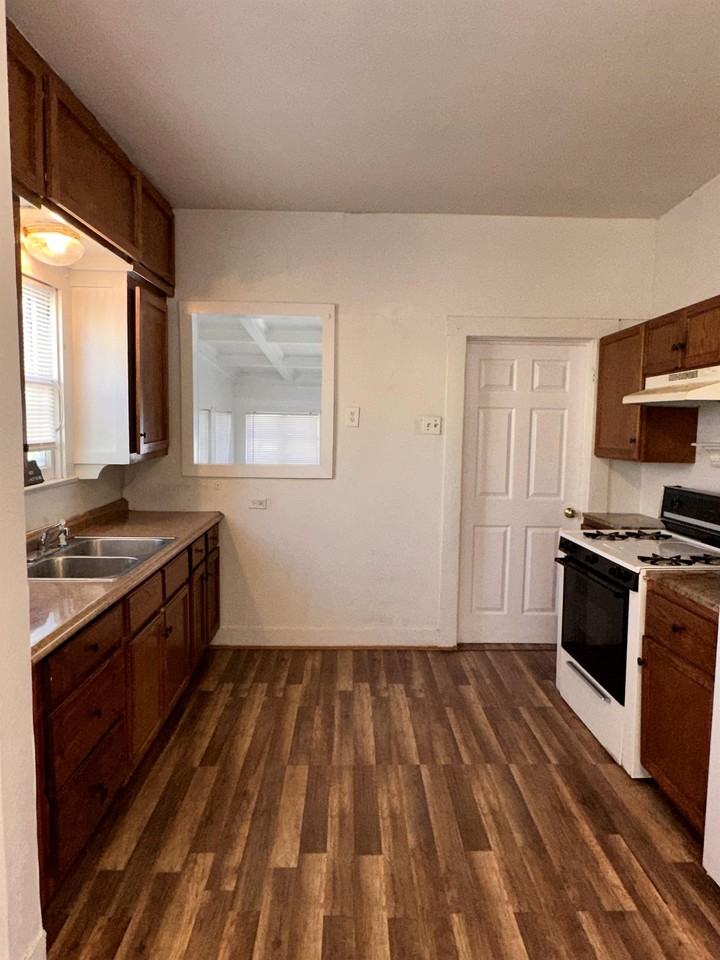 3916 South Presa Streets Presa Street - Photo 2 of 16