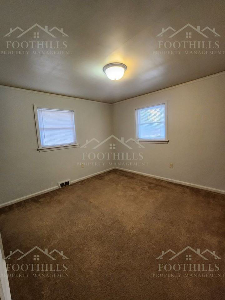 2712 Cedar Ln #A - Photo 7 of 11