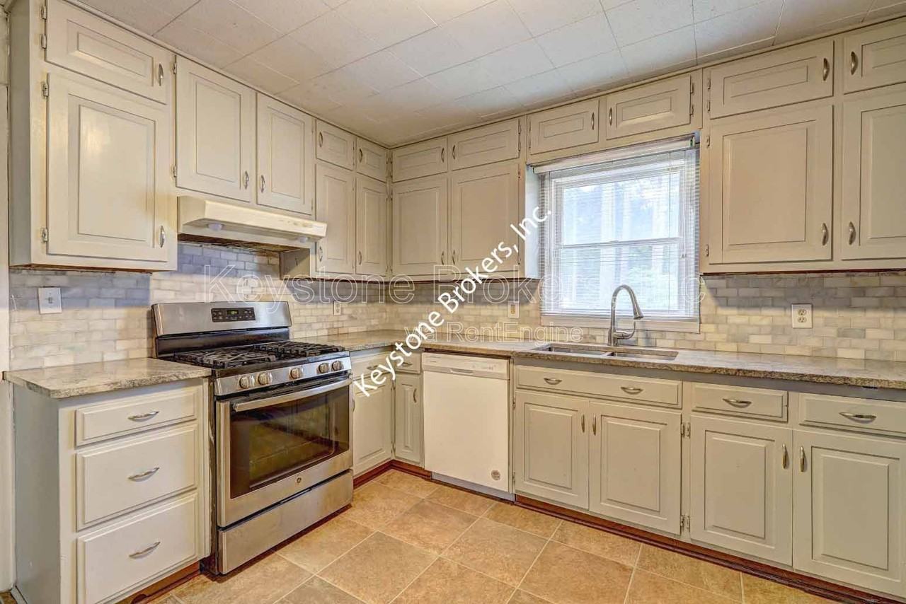 3274 Harris Dr - Photo 4 of 11