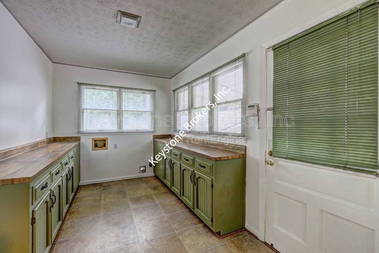 3274 Harris Dr - Photo 6 of 11