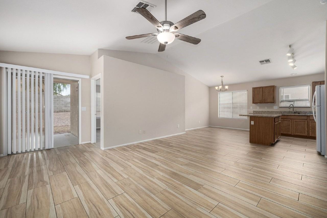 2205 N 109th Ave - Photo 5 of 27