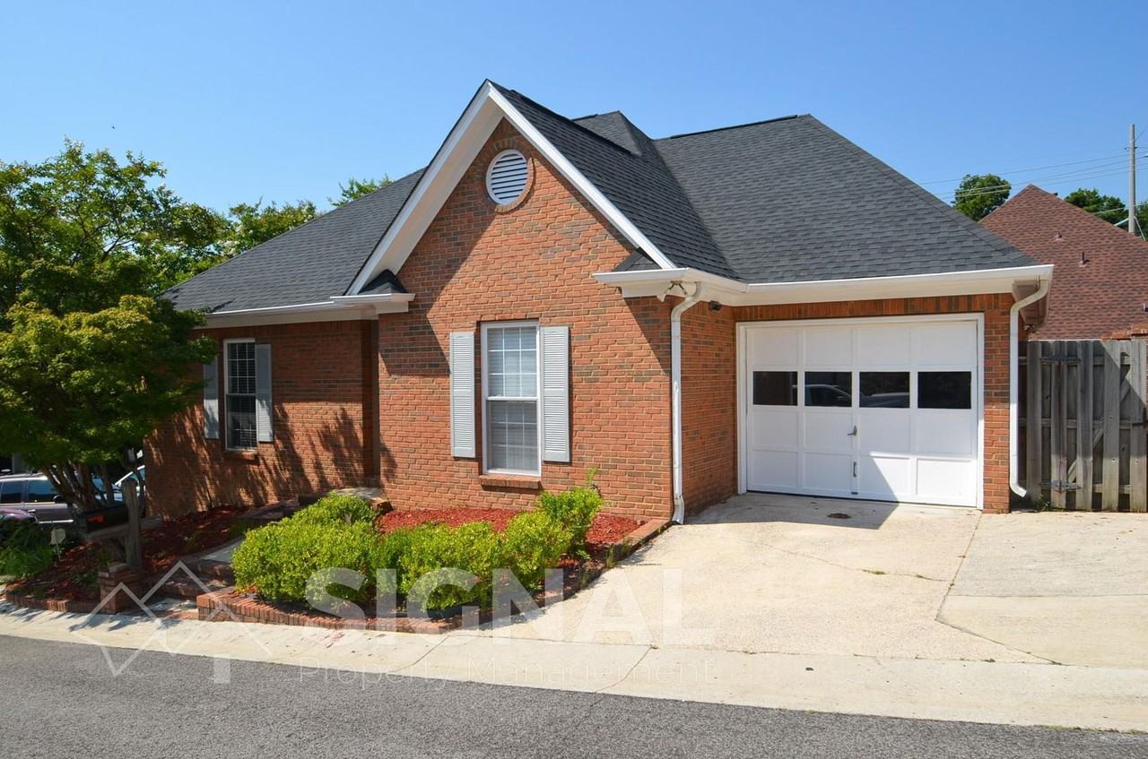 2825 Seven Oaks Cir - Photo 2 of 16