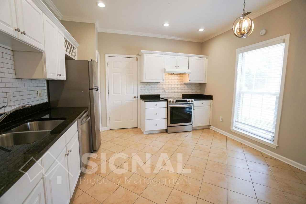 2825 Seven Oaks Cir - Photo 3 of 16