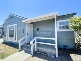 featured image of 105 W Curtis St