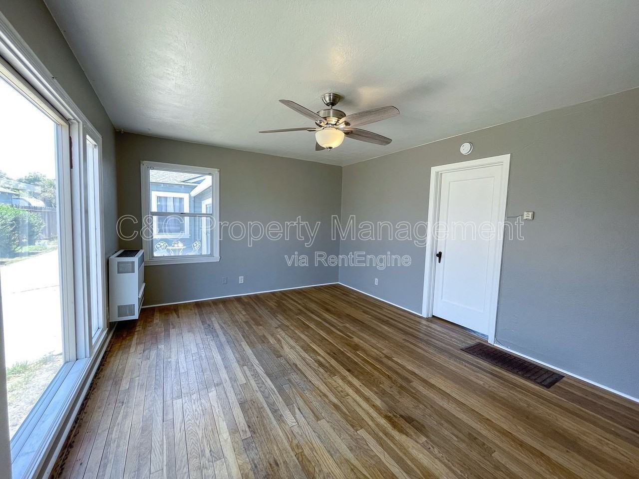 105 W Curtis St - Photo 3 of 13