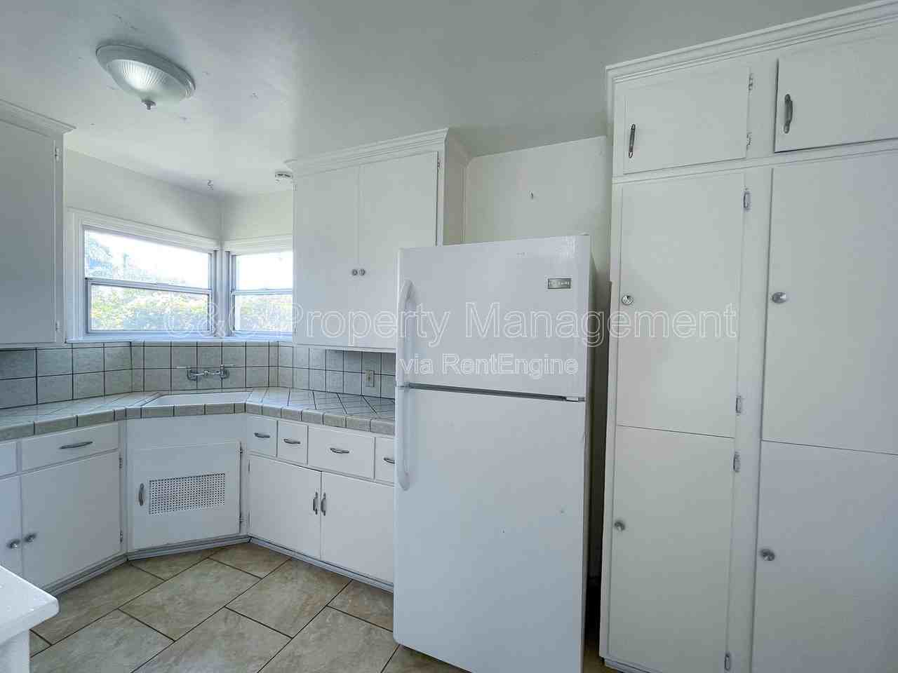 105 W Curtis St - Photo 6 of 13