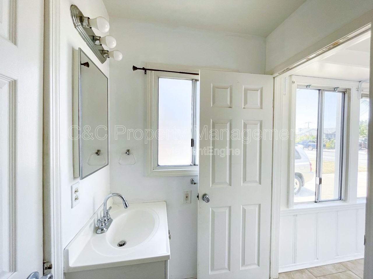 105 W Curtis St - Photo 7 of 13