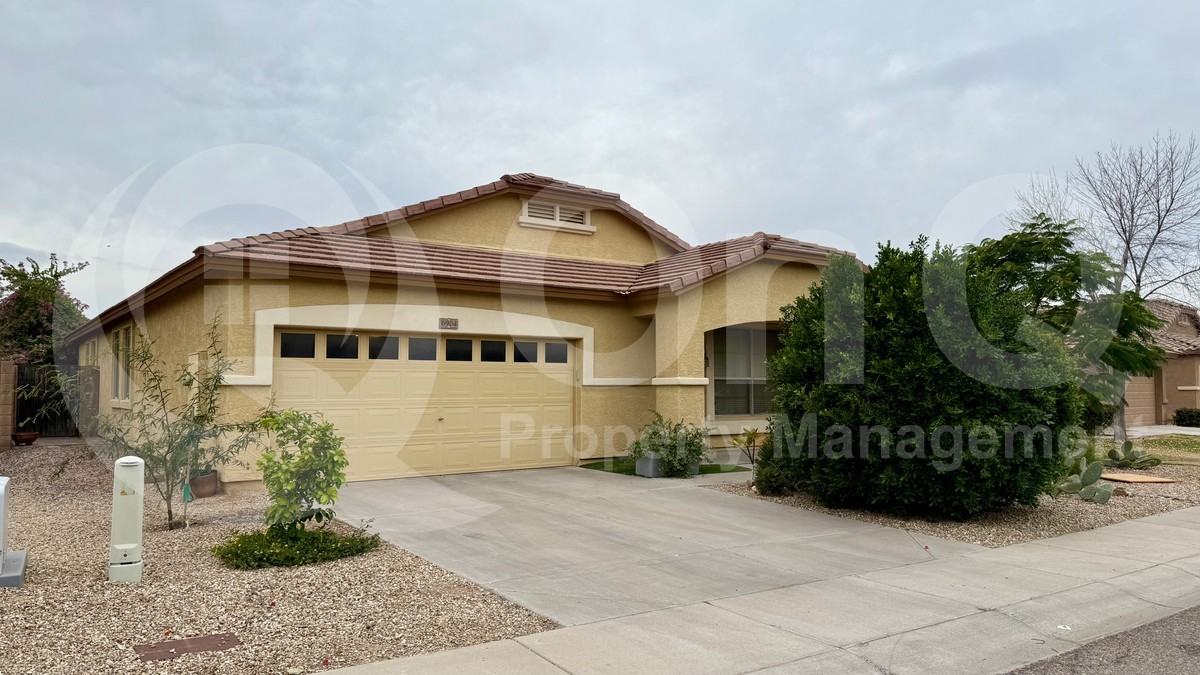 6904 S 30th Ln - Photo 2 of 33