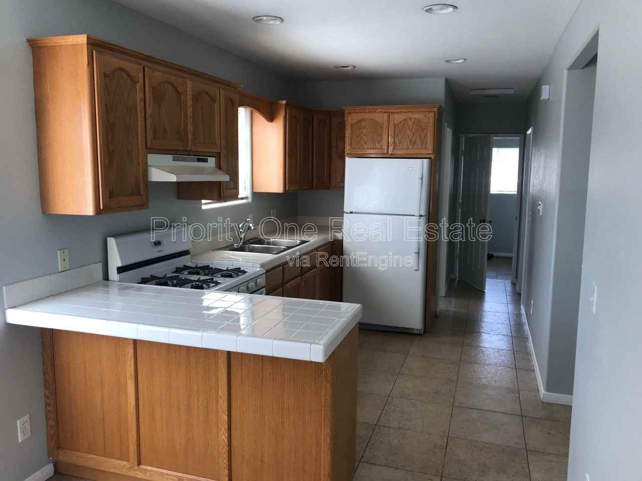 4366 36th St - Photo 3 of 17