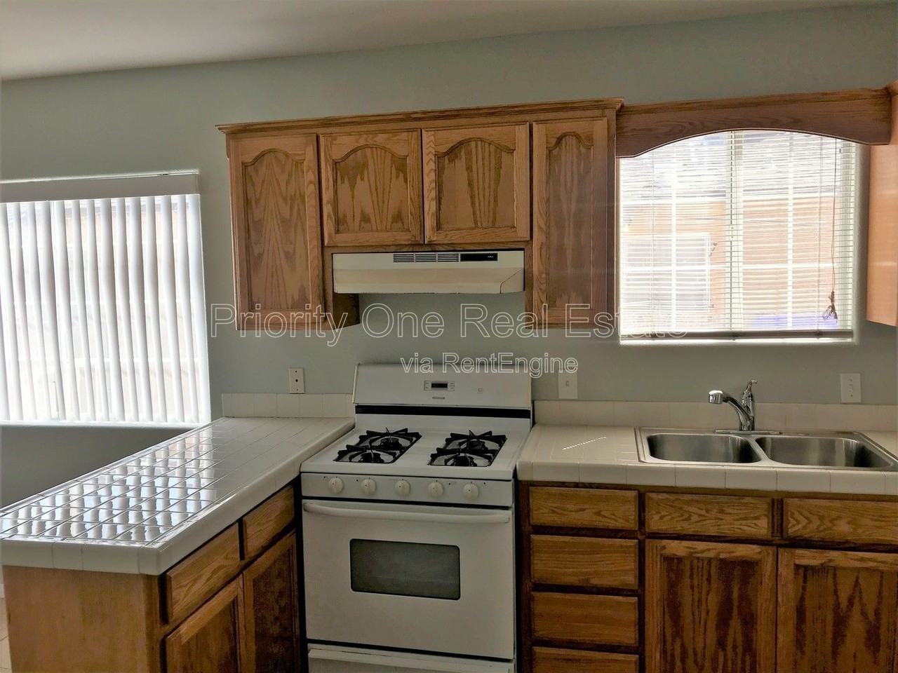 4366 36th St - Photo 5 of 17