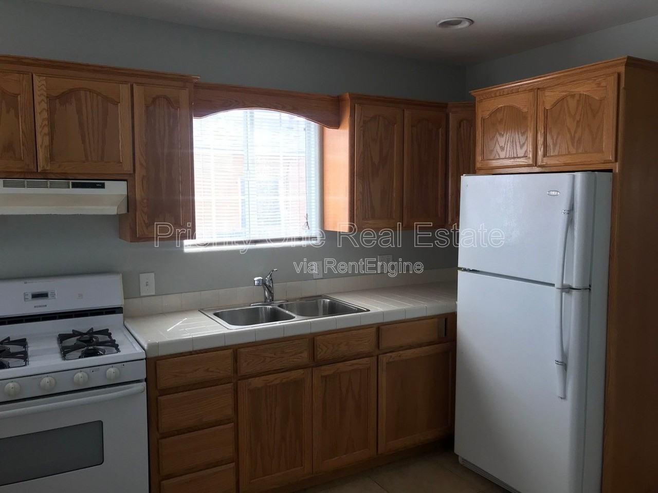 4366 36th St - Photo 6 of 17