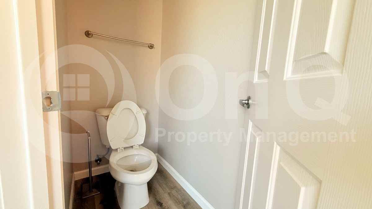 12230 W Miami St - Photo 4 of 50