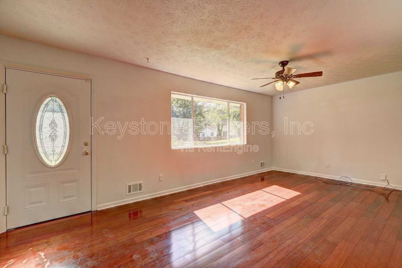 1634 Andora Ct - Photo 4 of 8