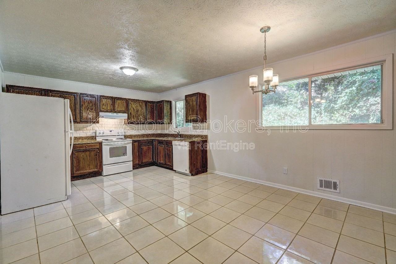 1634 Andora Ct - Photo 5 of 8