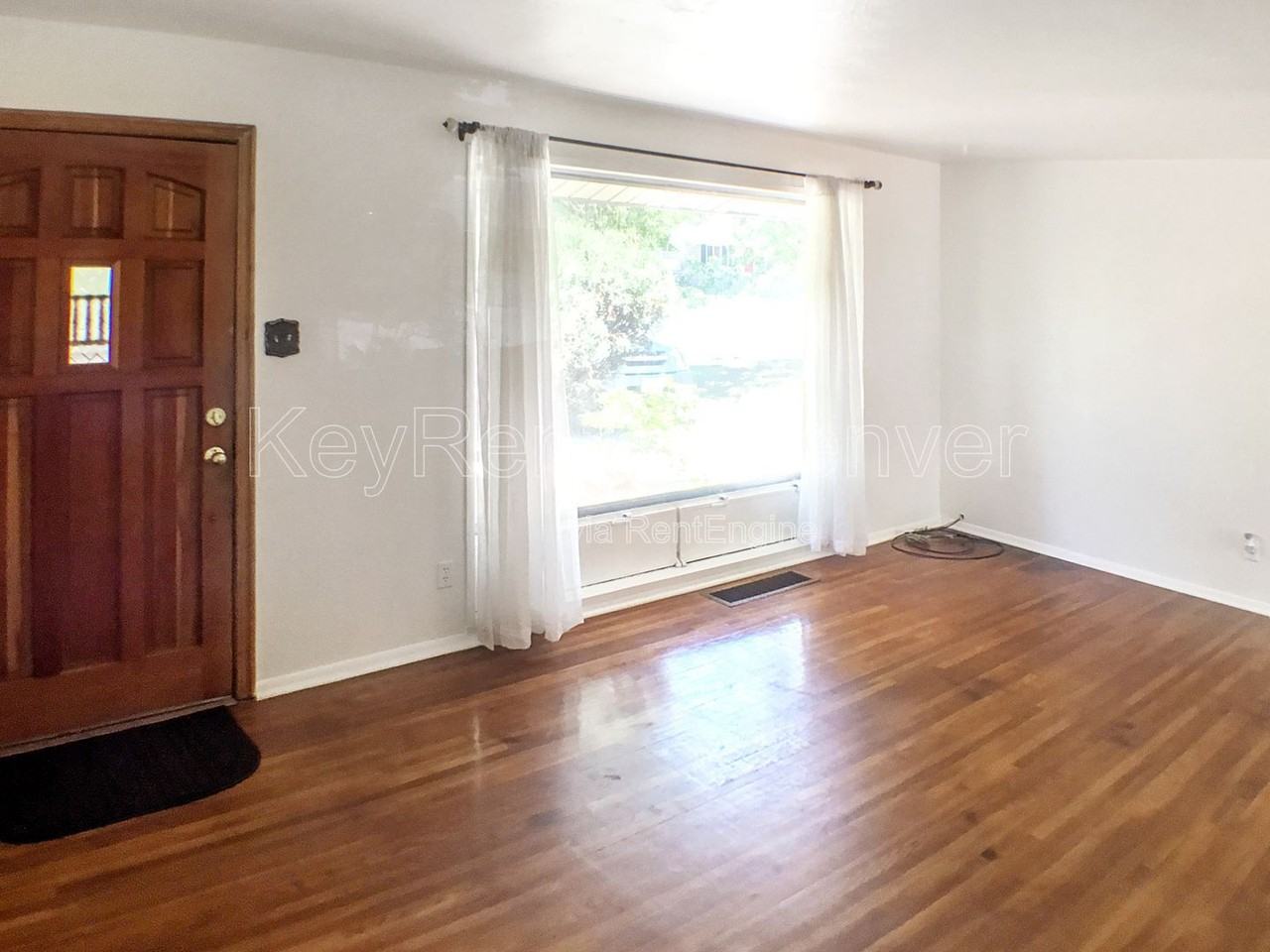 1285 S Holly St - Photo 7 of 31