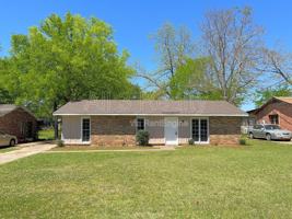 featured image of 641 Groveland Dr