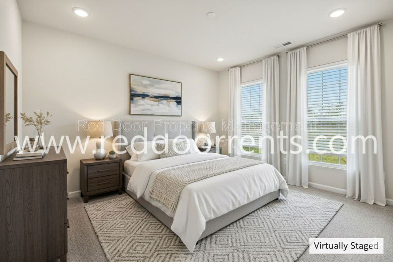 14574 Hanford Ln - Photo 4 of 41