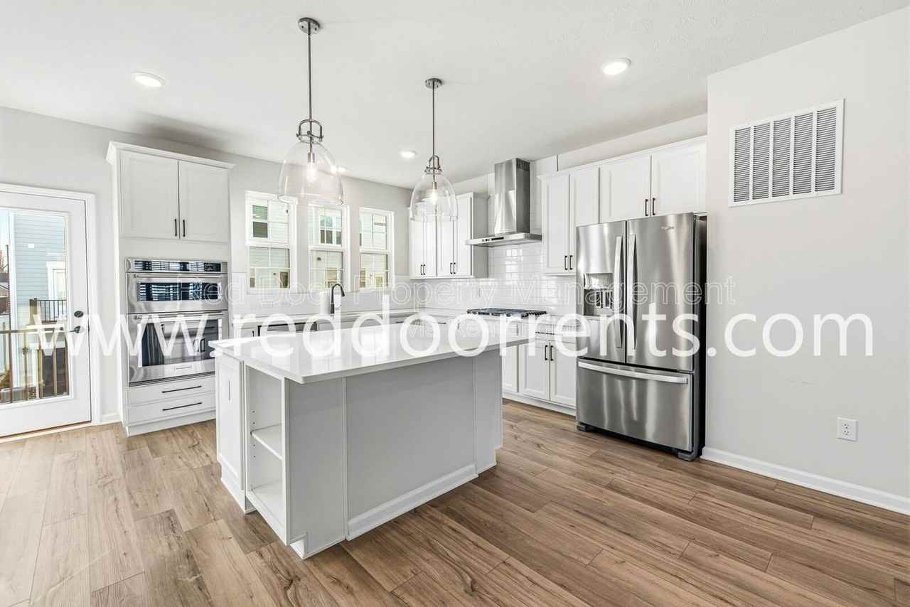 14574 Hanford Ln - Photo 7 of 41