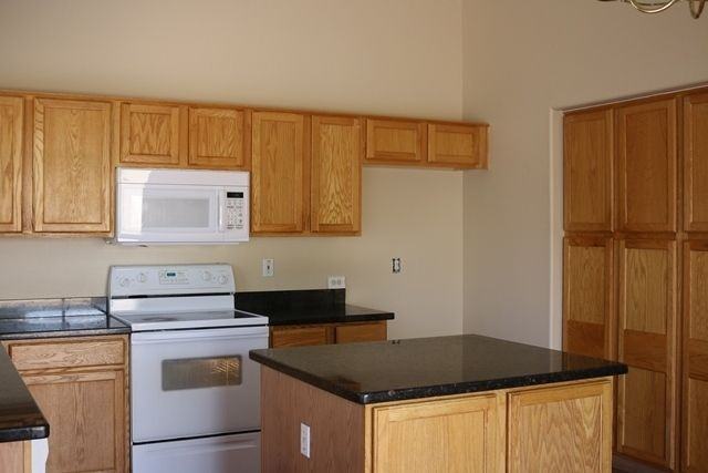 16594 N 162nd Dr - Photo 5 of 19