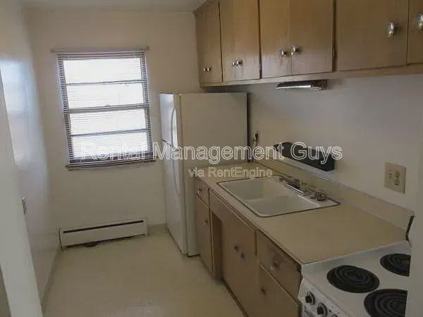 496 Front Ave #6 - Photo 5 of 11