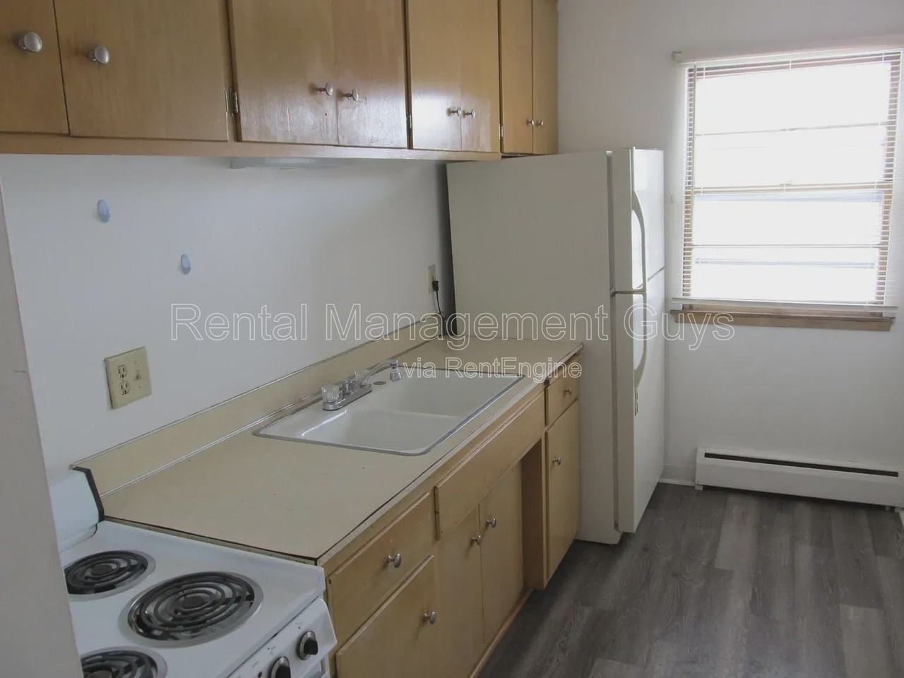 496 Front Ave #6 - Photo 6 of 11