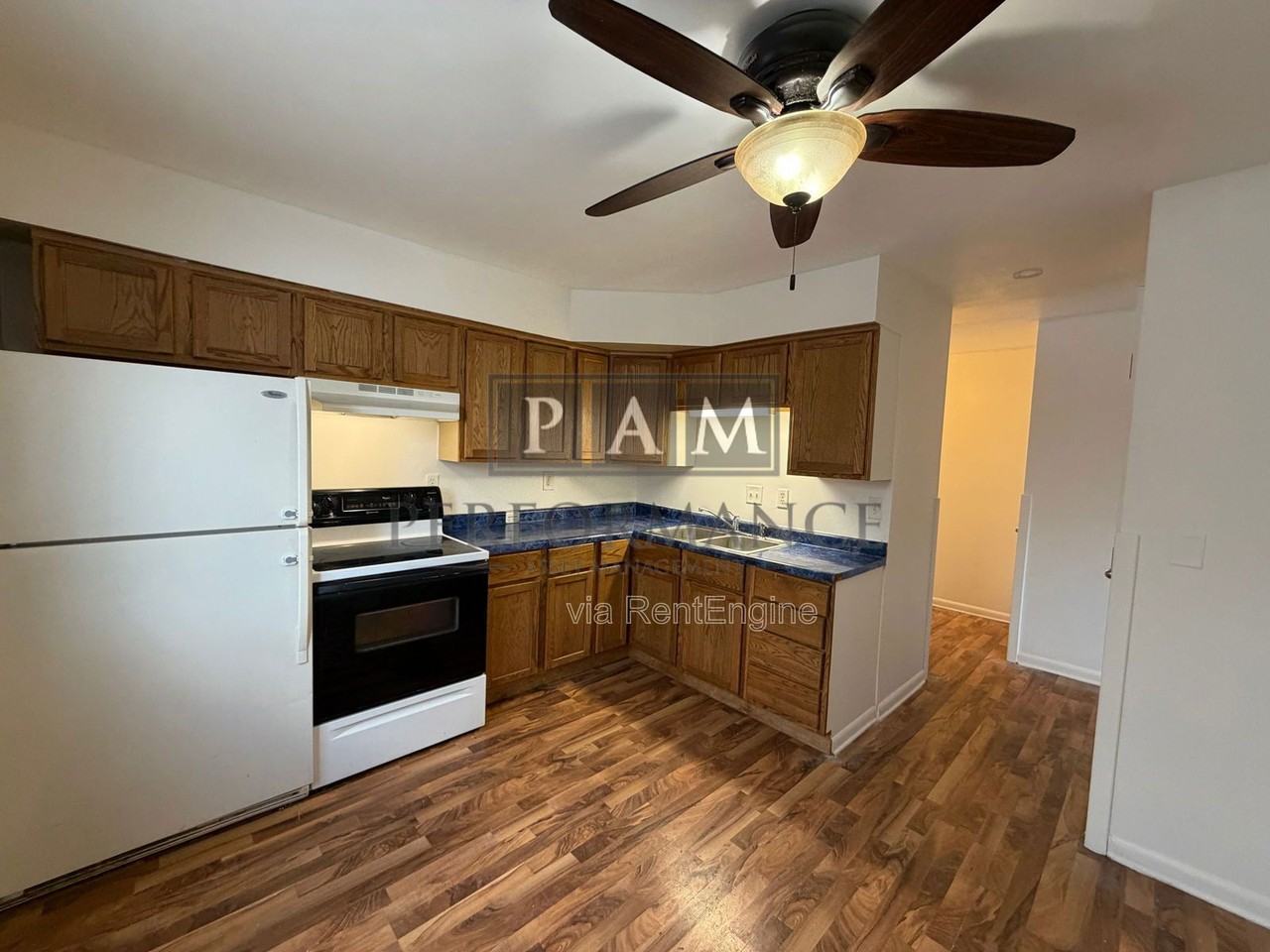 1827 Blake Ave - Photo 3 of 14