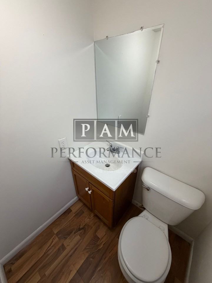 1827 Blake Ave - Photo 6 of 14