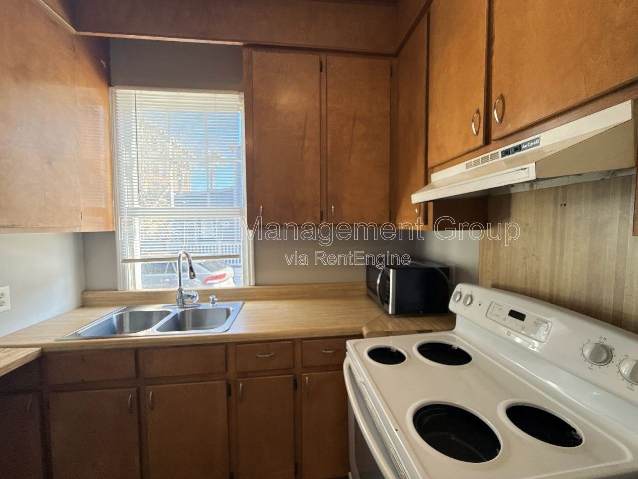 64 Columbus St #B - Photo 5 of 14