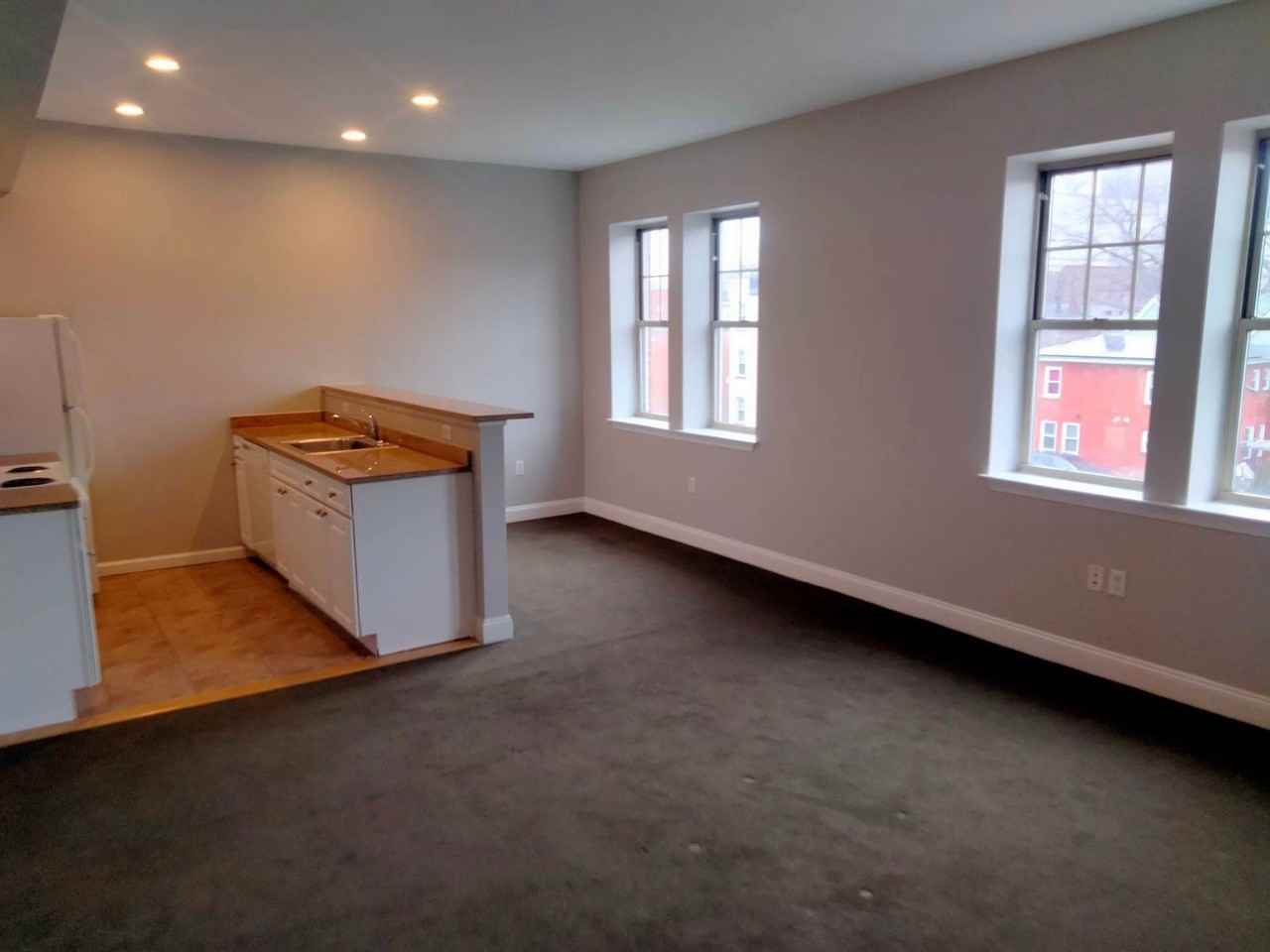 206210 Farmington Ave #304